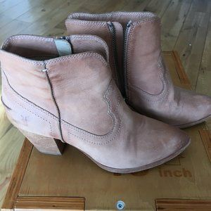 Frye, Size 8, Dusty Rose Reina Bootie - Gently used
